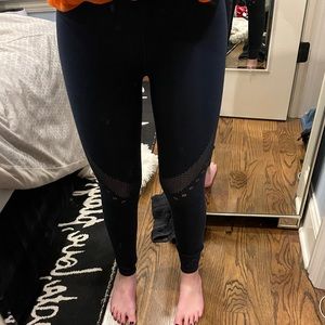 navy blue, Size 2 lululemon mesh cut leggings